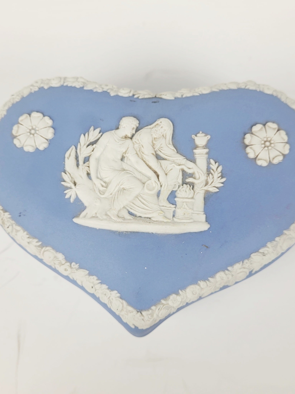 Vtg Pre 70s~Wedgwood Jasperware~Blue White Heart Lidded Trinket Box~5"×4"×2"
